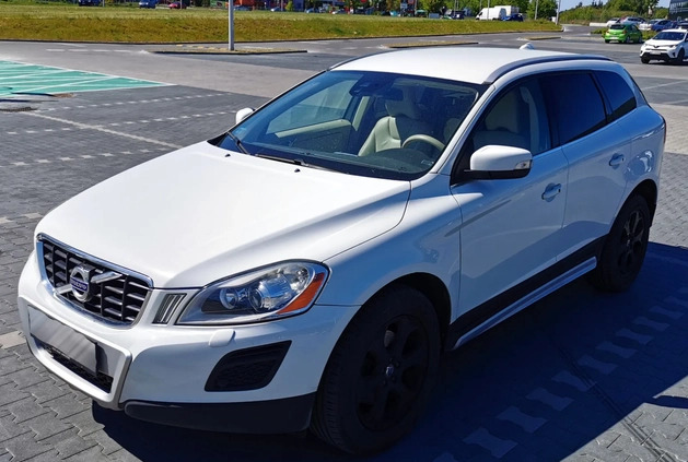 Volvo XC 60 cena 73300 przebieg: 131000, rok produkcji 2013 z Piaseczno małe 92